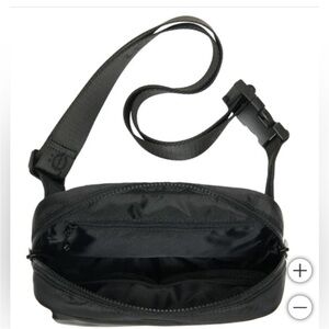 Unisex belt Bag with hand warmer NWT